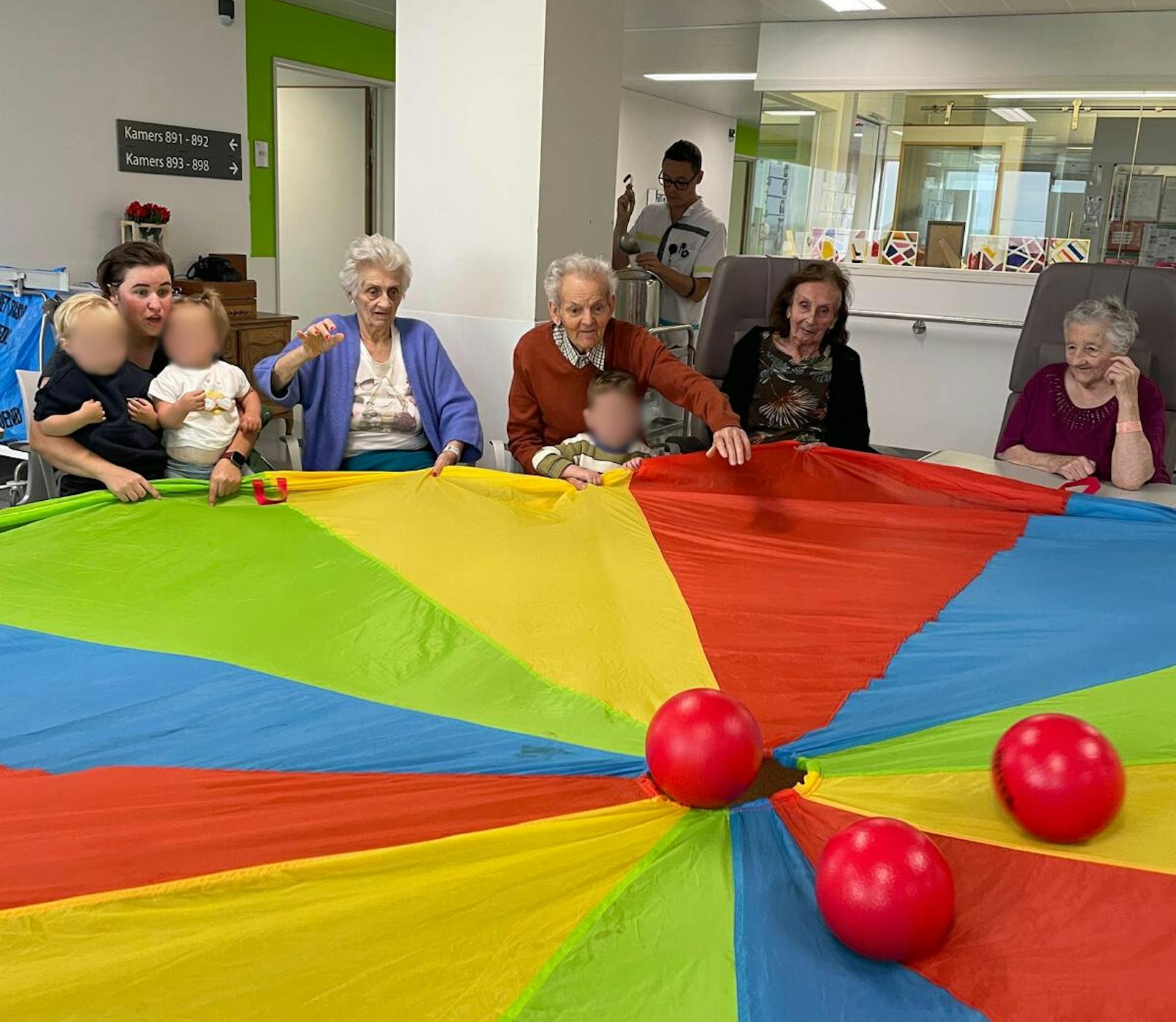 Afbeelding 20240917 140706 2f6c148c gezichten kindjes geblurd